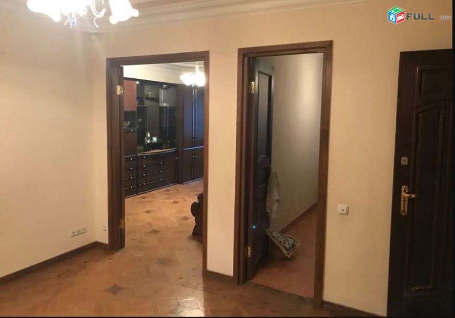 AK10216  Վարձով 3 սենյականոց բնակարան  Լենինգրադյան փողոցում