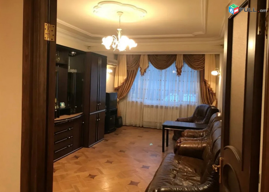 AK10216  Վարձով 3 սենյականոց բնակարան  Լենինգրադյան փողոցում