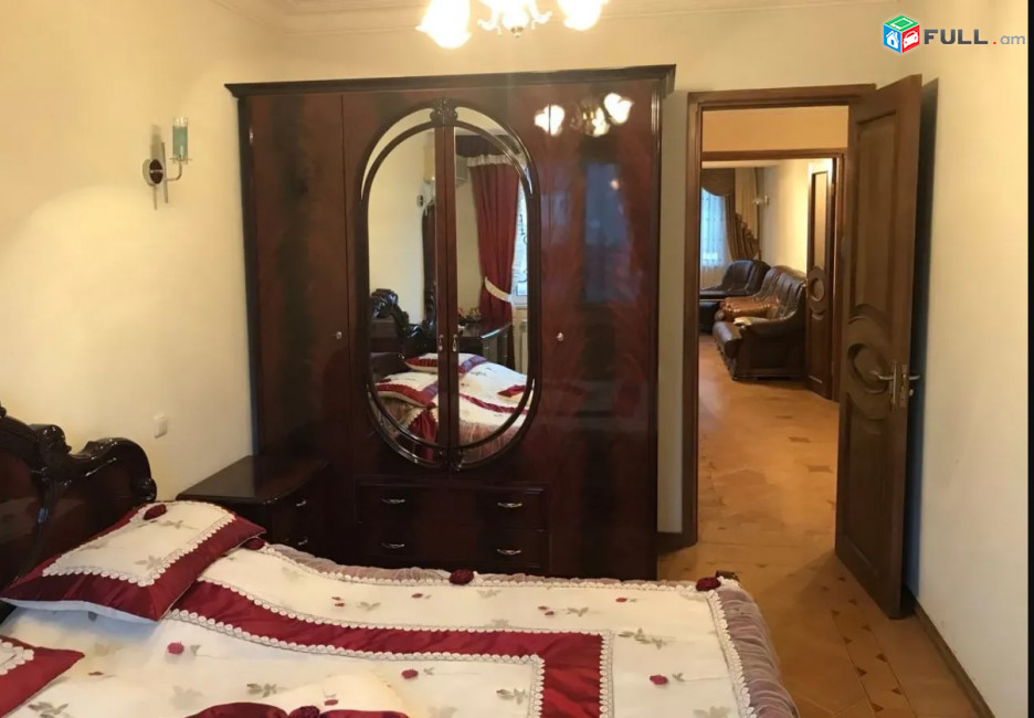 AK10216  Վարձով 3 սենյականոց բնակարան  Լենինգրադյան փողոցում