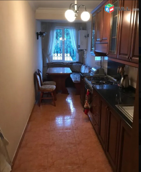 AK10216  Վարձով 3 սենյականոց բնակարան  Լենինգրադյան փողոցում
