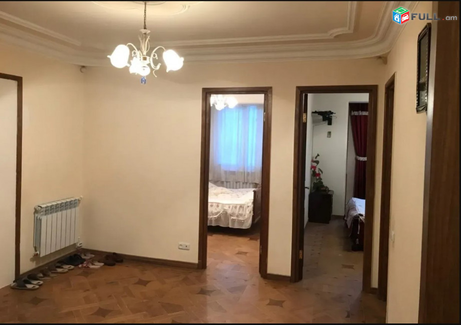 AK10216  Վարձով 3 սենյականոց բնակարան  Լենինգրադյան փողոցում