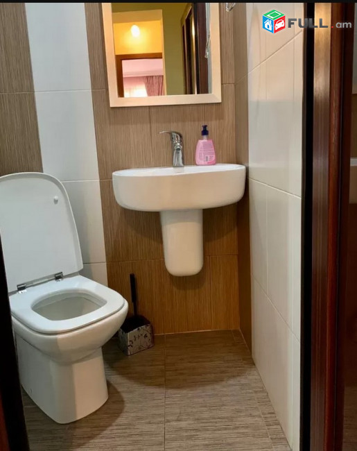 AK10218   Վարձով 3 սենյականոց բնակարան Սիսակյան փողոցում  