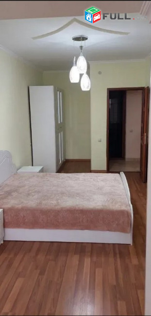 AK10255  Վարձով 3 սենյականոց բնակարան նորակառույց շենքում Տիգրան Պետրոսյան փողոցում