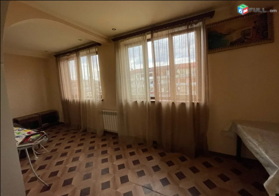 AK10259  Վարձով 3 սենյականոց բնակարան  Լենինգրադյան փողոցում