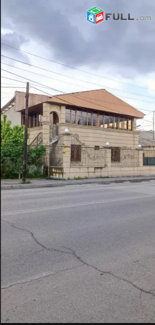 AK10290  Երկու հարկանի քարե տուն Աթոյան փողոցում Էրեբունիում, 300 ք.մ., 2 սանհանգույց, կապիտալ վերանորոգված