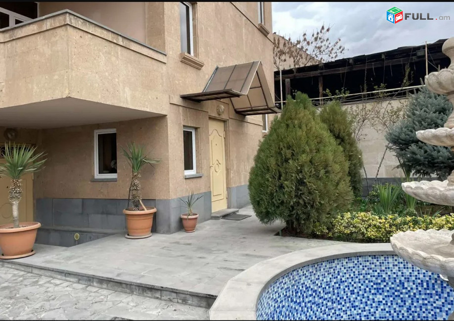 AK10292  Երեք հարկանի քարե տուն Միչուրինի փողոցում Էրեբունիում