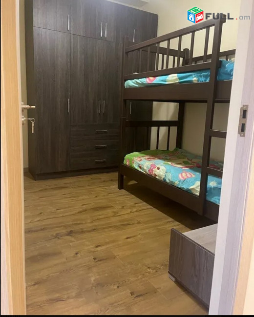 AK10297  Վարձով 3 սենյականոց բնակարան նորակառույց շենքում Վերին Անտառային փողոցում