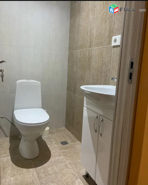AK10297  Վարձով 3 սենյականոց բնակարան նորակառույց շենքում Վերին Անտառային փողոցում