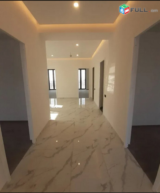 AK10305  Երեք հարկանի քարե ամառանոց  Վահագնի Թաղամաս