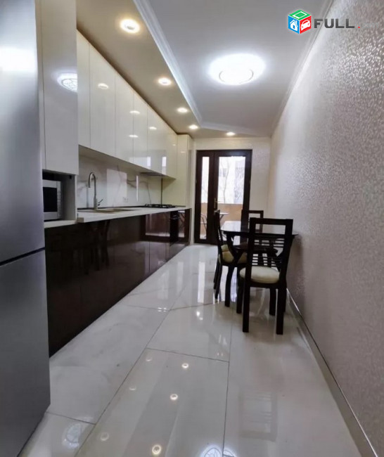 AK10309  Վարձով 3 սենյականոց բնակարան Վահրամ Փափազյան փողոցում
