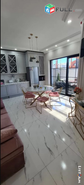 AK10312  Երկու հարկանի քարե տուն Ավանում, 250 ք.մ., 3+ սանհանգույց, դիզայներական ոճով վերանորոգված