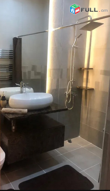 AK10327 Վարձով 3 սենյականոց բնակարան  Արգիշտի փողոցում