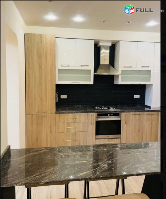 AK10329  Երկու հարկանի քարե տուն Ադանայի փողոցում կենտրոնում, 200 ք.մ., 2 սանհանգույց, եվրովերանորոգված