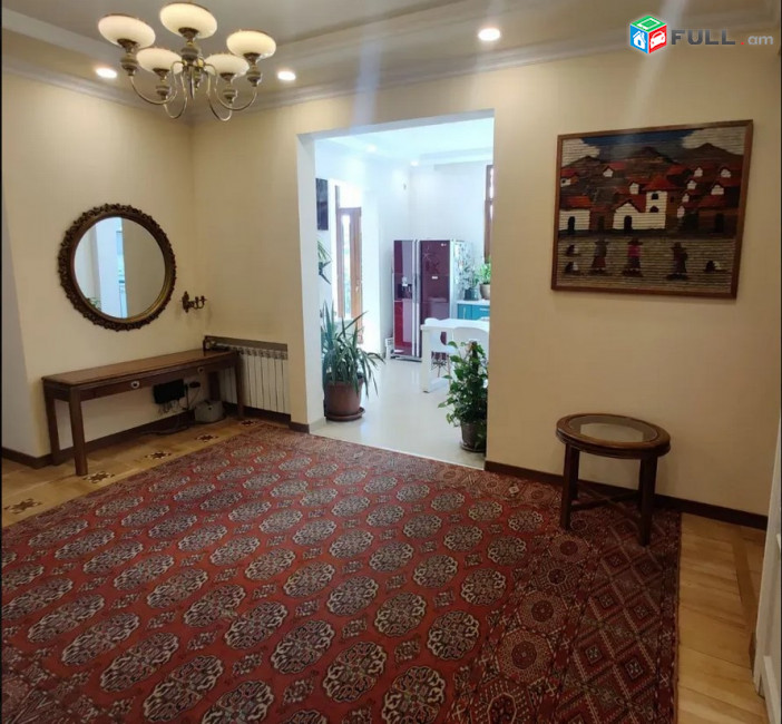 AK10330  Մեկ հարկանի քարե տուն, Պրագայի փողոցում  կենտրոնում, 160 ք.մ., 2 սանհանգույց, կապիտալ վերանորոգված
