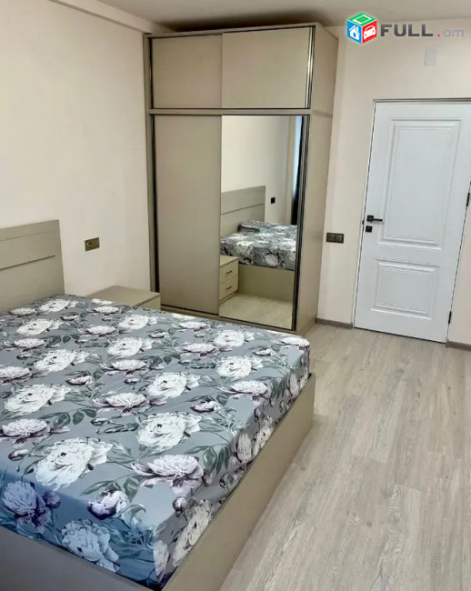 AK10332  Վարձով 3 սենյականոց բնակարան Եզնիկ Կողբացու փողոցում