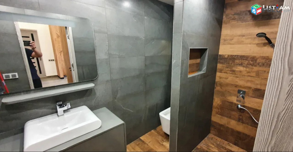 AK10342   Վարձով 3 սենյականոց բնակարան  Մեսրոպ Մաշտոցի պողոտայում