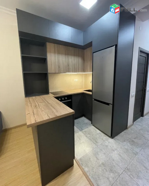 AK10375  Վարձով 3 սենյականոց բնակարան Նիկողայոս Ադոնցի փողոցում