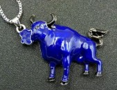 Betsey johnsons spanish bull վզնոց