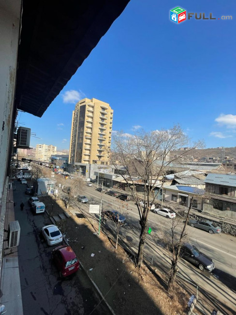 Վարձակալությամբ է հանձնվում բնակարան Վարդանանց փողոցում 