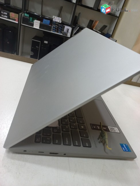 Գերբարակ և նուրբ դիզայնով նոութբուք Lenovo ideapad 5 CPU-core i3 1115G4 Ram-4gb վիդեոքարտ-intel