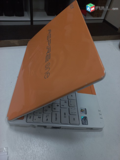 Acer aspire one ZE6 նեթբուք իդեալական վիճակում