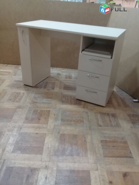 Մատնահարդարի սեղաններ 