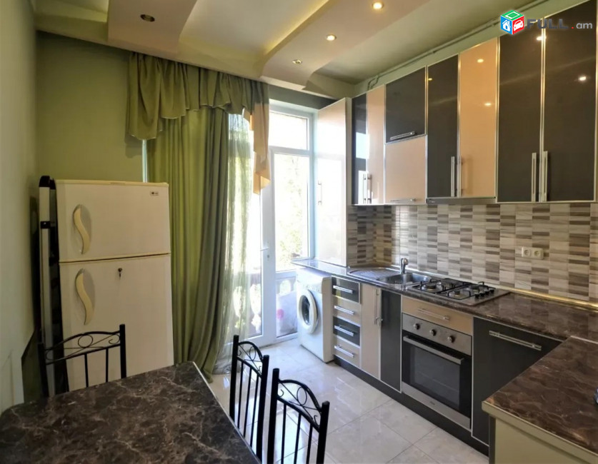 Կոդ MH229  Արամի փողոց 2 սեն. բնակարան Հրապարակի հարևանությամբ