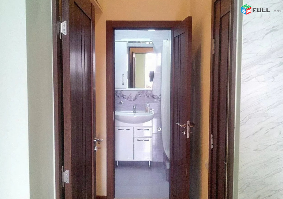 Կոդ MH233  Պարոնյան փողոց 3 սեն. բնակարան / for rent Paronyan st