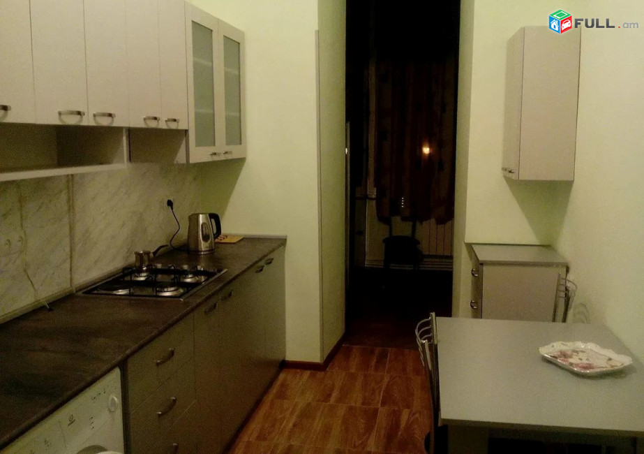 Կոդ MH233  Պարոնյան փողոց 3 սեն. բնակարան / for rent Paronyan st