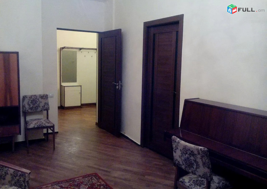Կոդ MH233  Պարոնյան փողոց 3 սեն. բնակարան / for rent Paronyan st