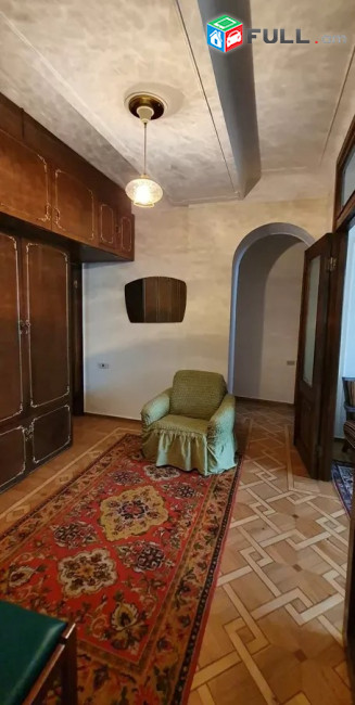 Կոդ MH369  Խորենացի փողոց 3 սեն. բնակարան 