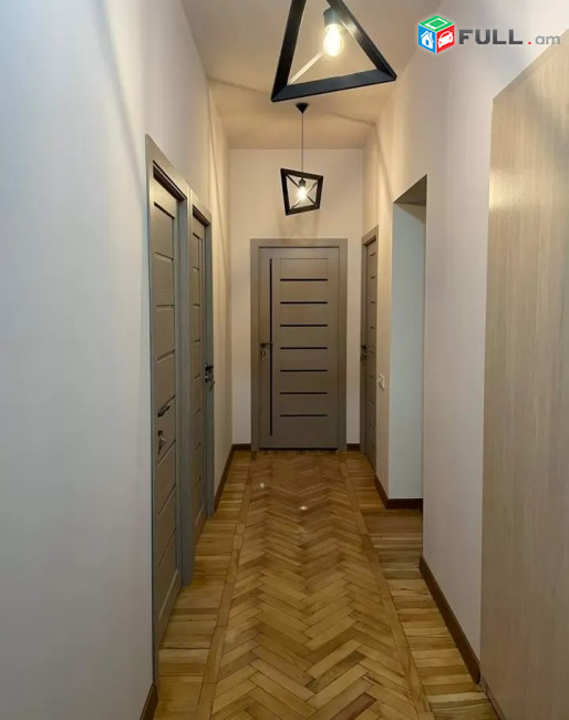 Կոդ MH370  Նալբանդյան փողոց 5 սեն. բնակարան / for rent Nalbandyan st.