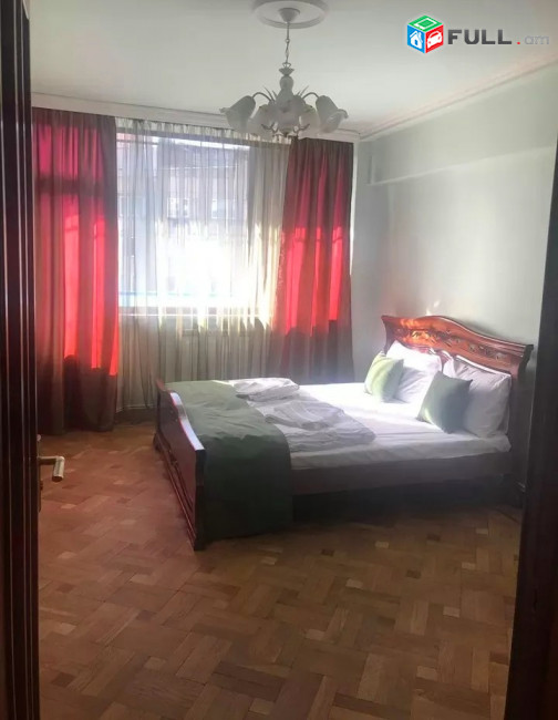 Կոդ 25302  Բաղրամյան Մոսկովյան խաչմերուկ 3 սեն. բնակարան 