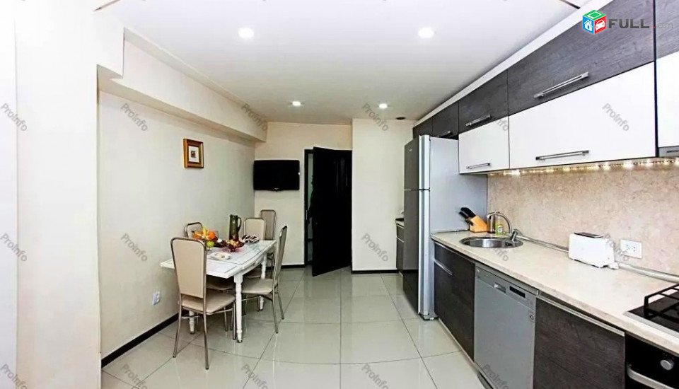 Կոդ 25306  Սայաթ Նովա պողոտա 3 սեն. բնակարան / for rent Sayat Nova st.