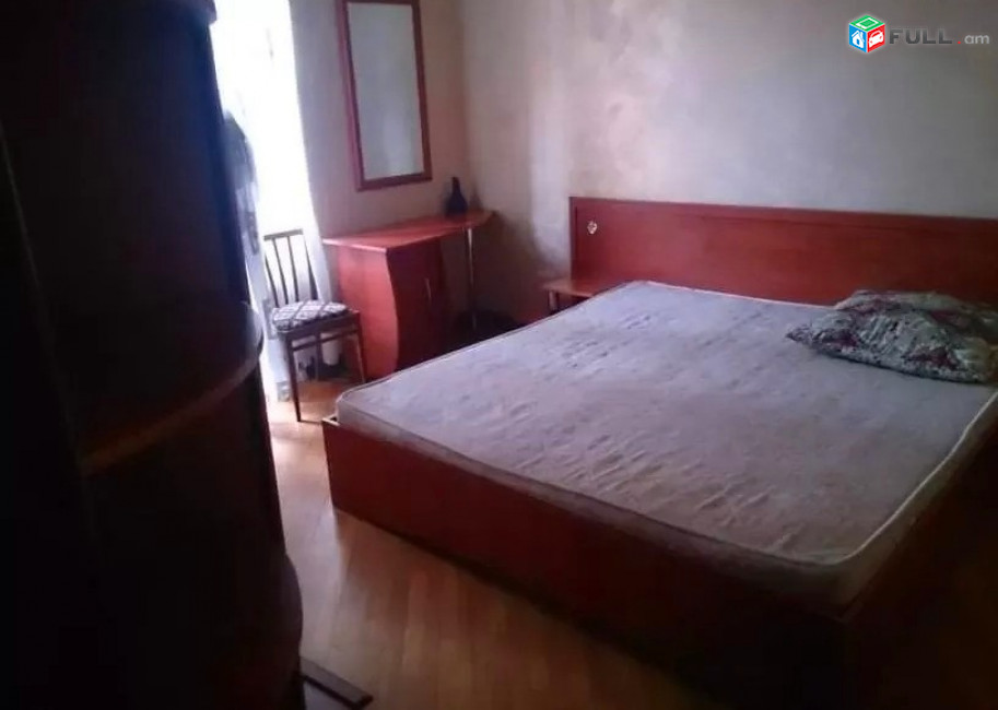 Կոդ 25307  Նալբանդյան փողոց 3 սեն. բնակարան 