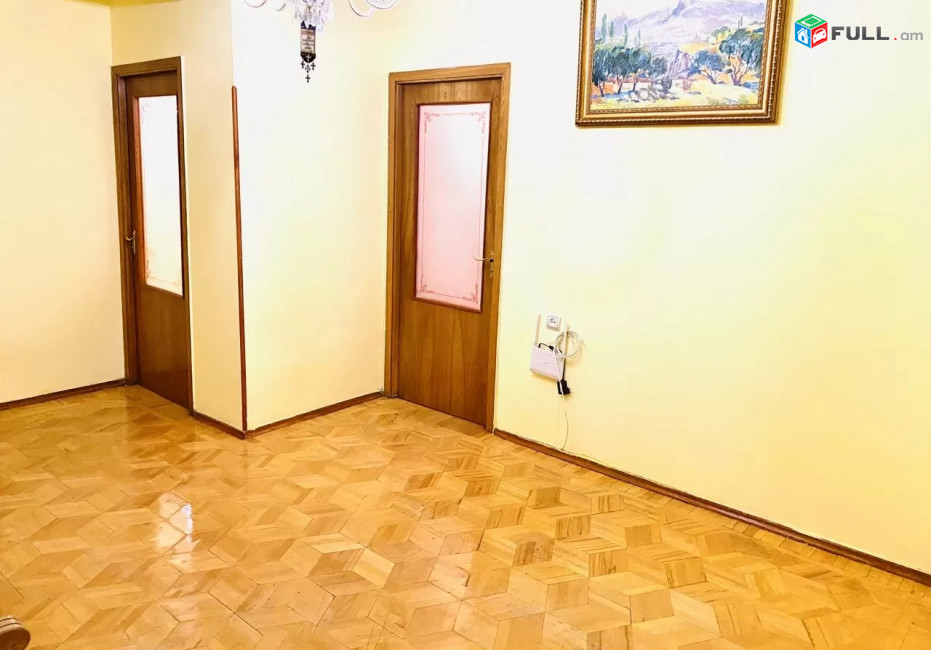 Կոդ LK24  Իսրայելյան փողոց 3 սեն. բնակարան Փարաջանովի թանգարանի հարևանությամբ 