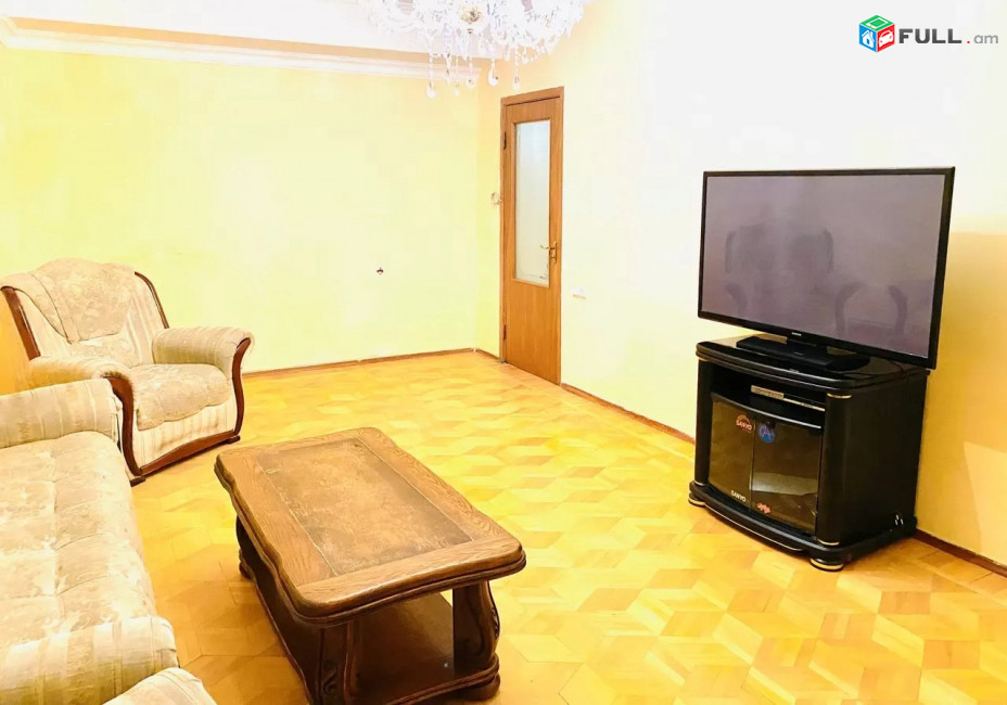 Կոդ LK24  Իսրայելյան փողոց 3 սեն. բնակարան Փարաջանովի թանգարանի հարևանությամբ 