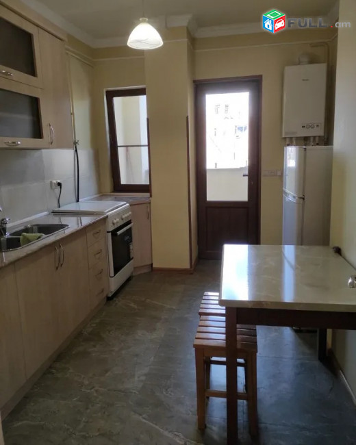 Կոդ 6800332  Նալբանդյան փողոց 3 սեն. բնակարան / for rent Nalbandyan st.