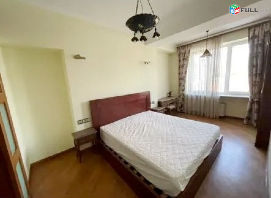 Կոդ 6800211 Աբովյան Պուշկին խաչմերուկ 4 սեն. բնակարան նորակառույց 