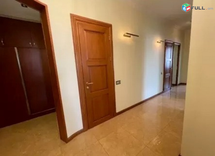 Կոդ 6800211 Աբովյան Պուշկին խաչմերուկ 4 սեն. բնակարան նորակառույց 