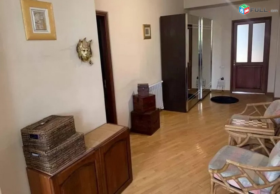 Կոդ LK291  Աբովյան փողոց 3 սեն. բնակարան / for rent Abovyan st.
