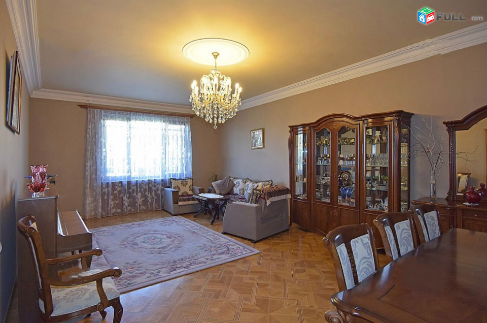 Կոդ LK367  Օստրովսկու փողոց  3 հարկանի առանձնատուն 6 սեն. 360 ք.մ.