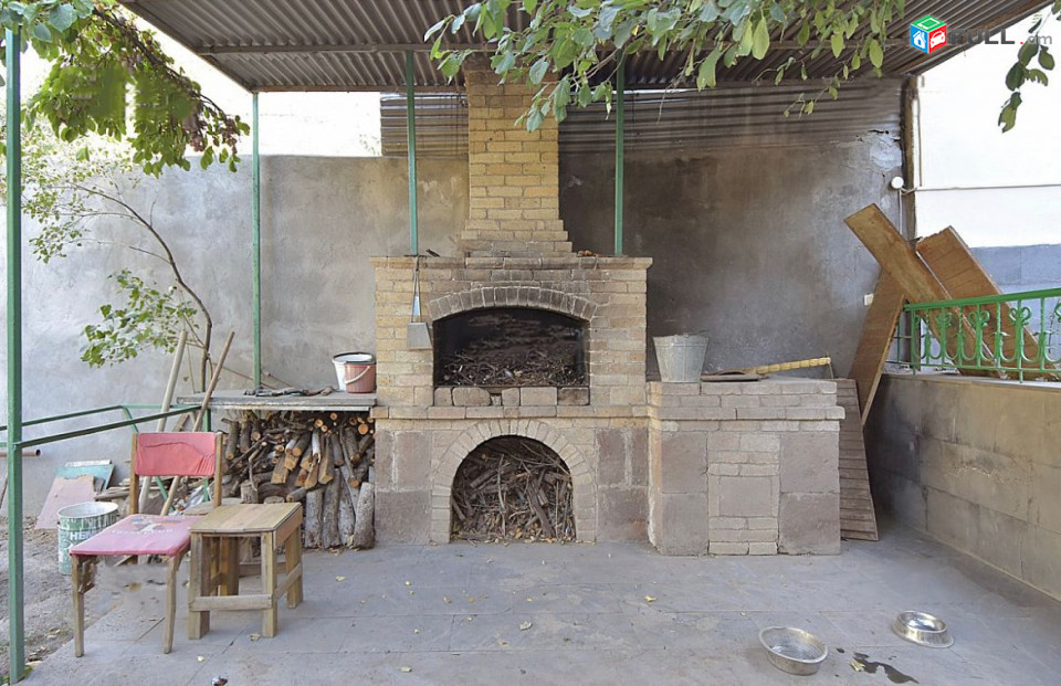 Կոդ LK367  Օստրովսկու փողոց  3 հարկանի առանձնատուն 6 սեն. 360 ք.մ.