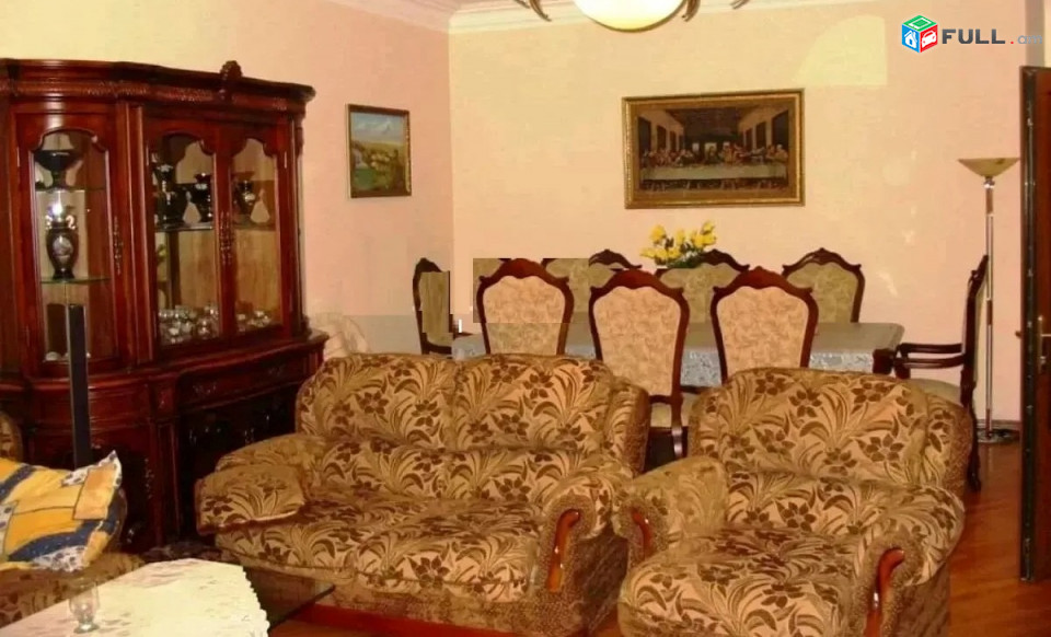 Կոդ LK531  Բուռնազյան փողոց   3 հարկանի առանձնատուն 334 ք.մ.