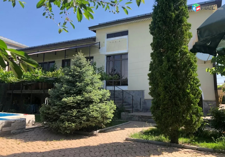 Կոդ LK542  Բագրևանդ փողոց  2 հարկանի առանձնատուն 296 ք.մ.