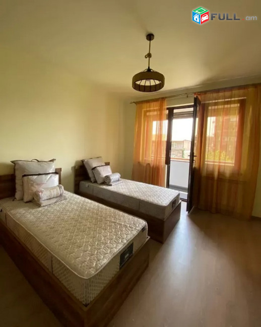 Կոդ 6800535  Սայաթ Նովա պողոտա 3 սեն. բնակարան / for rent Sayat Nova st