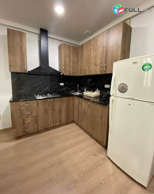 Կոդ 6800535  Սայաթ Նովա պողոտա 3 սեն. բնակարան / for rent Sayat Nova st