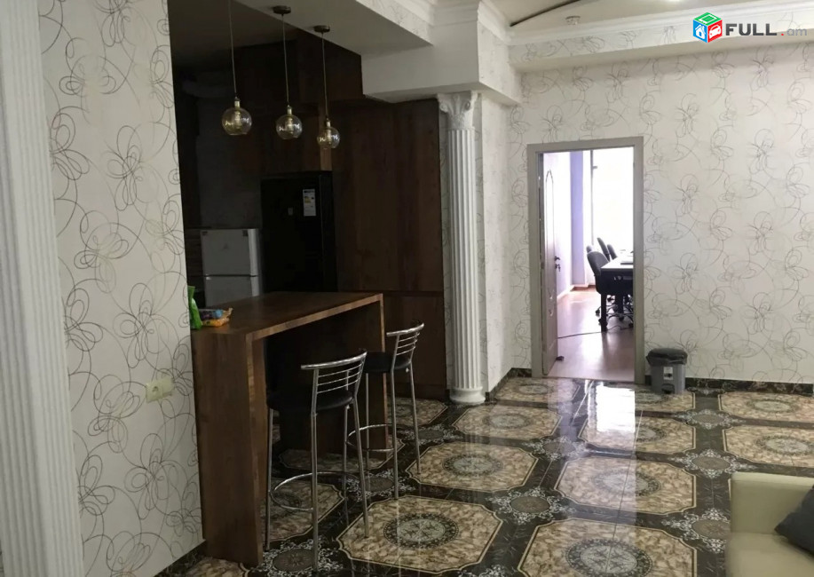 Կոդ 710058  Սայաթ Նովա Նալբանդյան խաչմերուկ նորակառույց 3 սեն. բնակարան