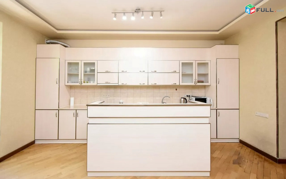 Կոդ 710071  Սայաթ Նովա պողոտա 3 սեն. բնակարան / for rent Sayat Nova st