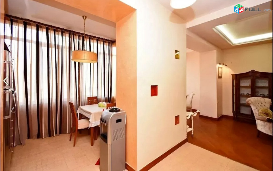 Կոդ PL113  Աբովյան փողոց 3 սեն. բնակարան / for rent Abovyan st